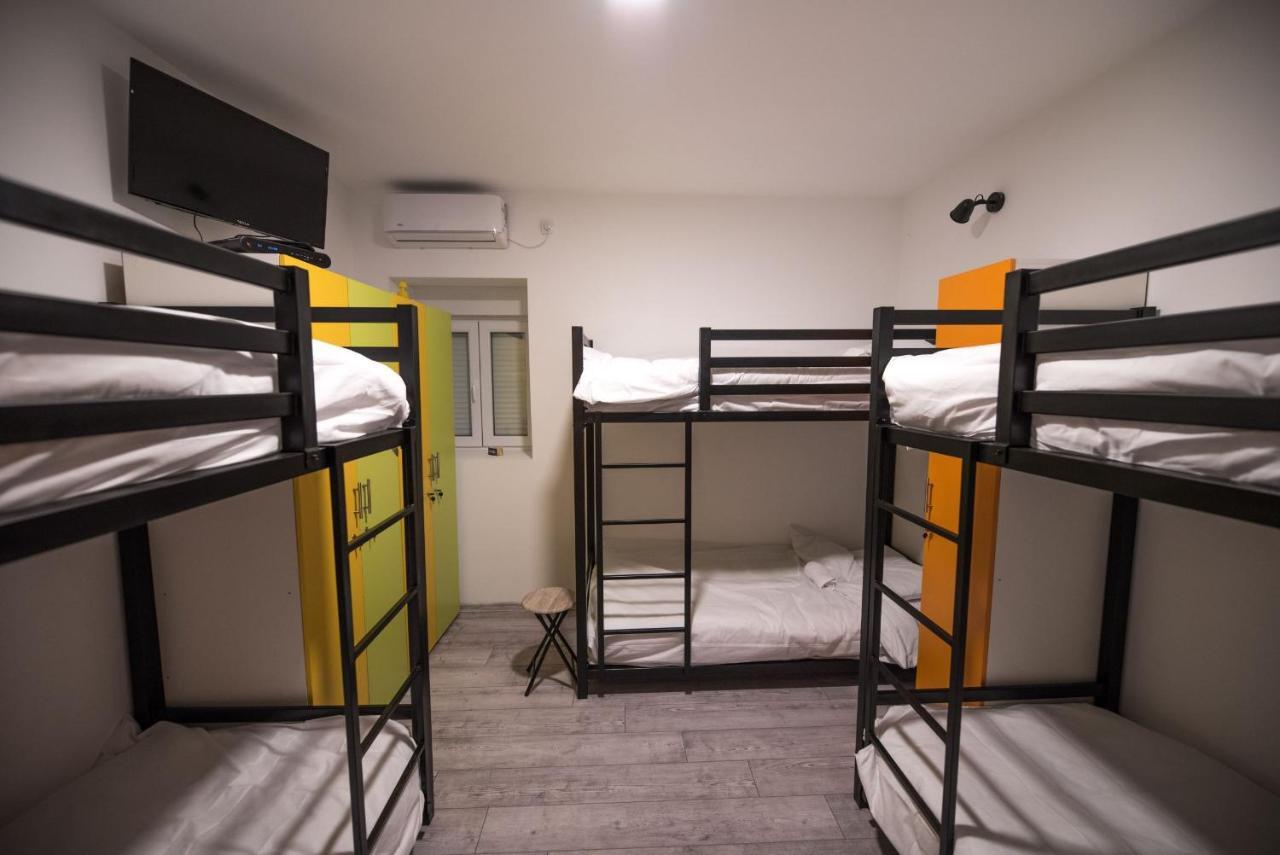 Hostel Evropa Niksic Luaran gambar